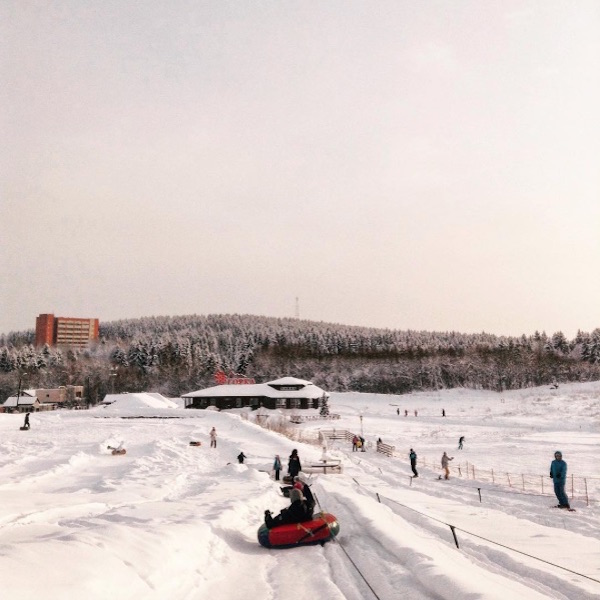 Una pista di bob e sci in Carelia: durante l'inverno c'è tantissima neve