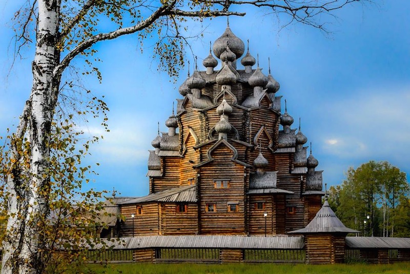 La chiesa Pokrovskaya di San Pietroburgo