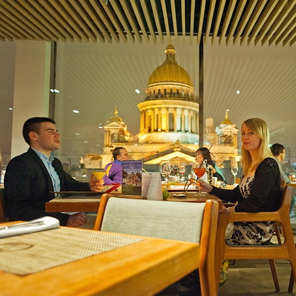 Il ristorante con vista panoramica di San Pietroburgo