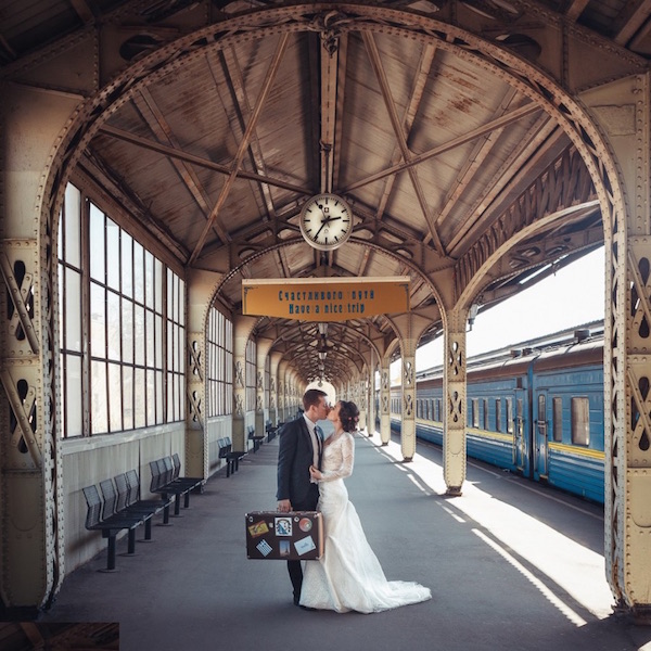 Vitebsky: addirittura gli sposi si fanno fotografare qui: soprattutto se il treno è il luogo dove si sono conosciuti