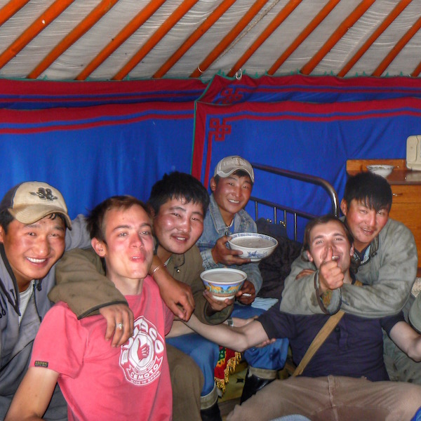 Qui con i nostri amici mongoli: difficile parlare perché sanno poco inglese e niente russo (nonostante nelle guide sia scritto che parte della popolazione parla russo ma non è vero)