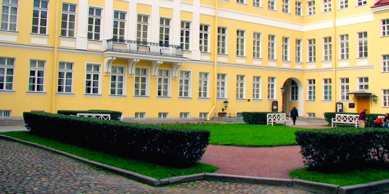 L'entrata del museo appartamento Pushkin a San Pietroburgo